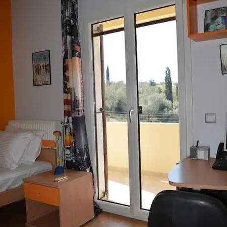 Villa Elm Pouládes Exteriér fotografie