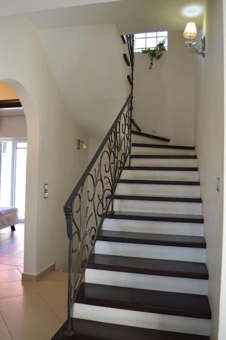 Villa Elm Poulades