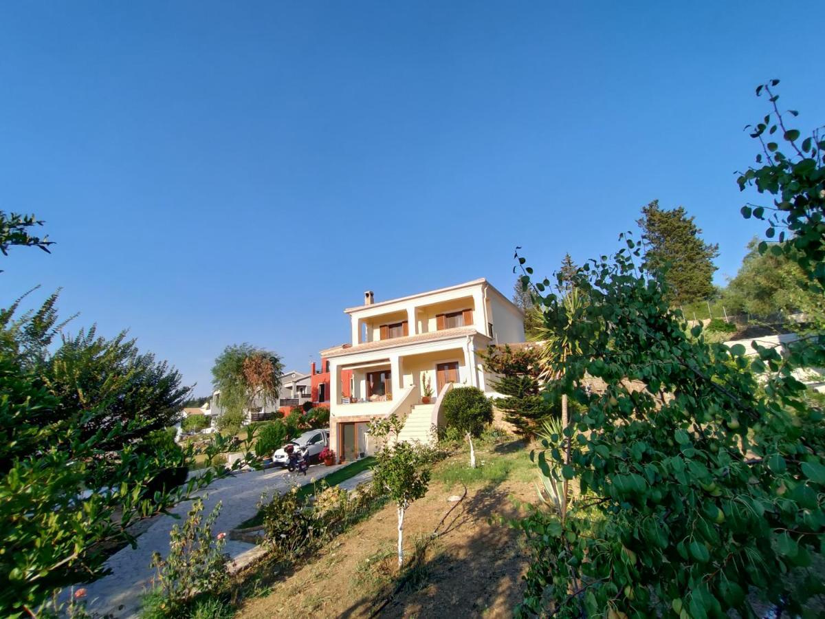Elm Villa Pouládes